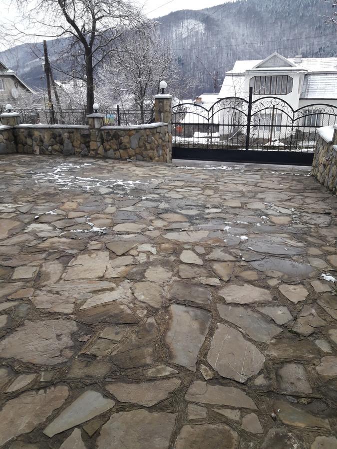 Sadyba Ellada Yaremche Bagian luar foto